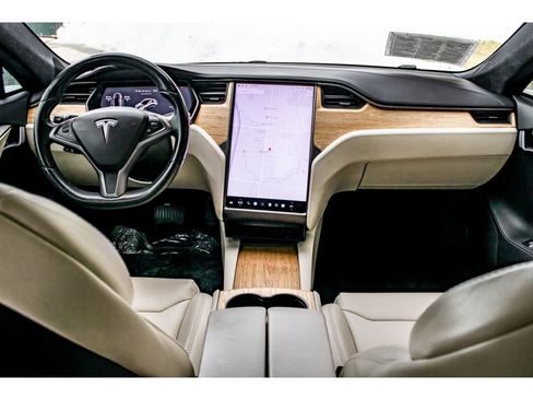 Used 2020 Tesla Model S Long Range Plus image 23