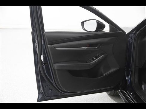 Certified 2025 MAZDA MAZDA3 s Sport FWD image 4
