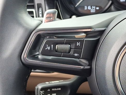 Used 2022 Porsche Macan image 22