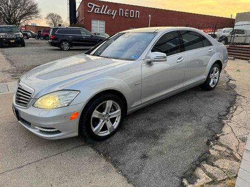 Used 2012 Mercedes-Benz S 550 S 550 4MATIC Sedan 4D image 8