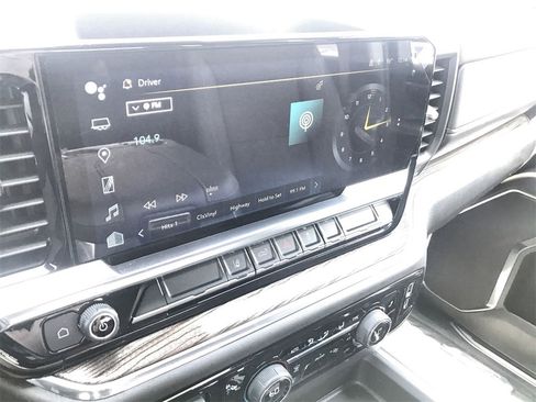 Used 2024 Chevrolet Silverado 2500 LT image 16