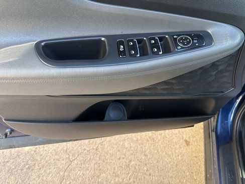 Used 2023 Hyundai Santa Fe SE image 11