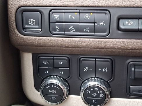 Certified 2024 GMC Yukon Denali w/ Denali Reserve Package image 25