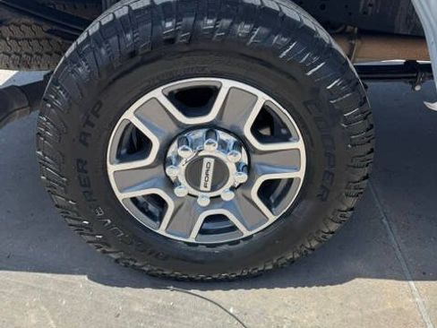 Used 2025 Ford F250 Lariat w/ FX4 Off-Road Package AWD/4WD image 45