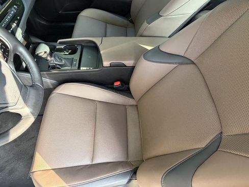 Certified 2023 Lexus ES 250 w/ Premium Package AWD/4WD image 15