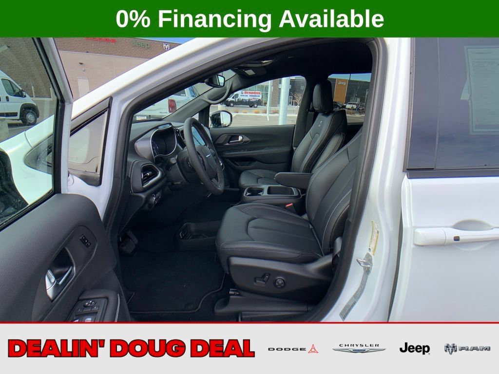 New 2026 Chrysler Pacifica Select w/ S Appearance Package AWD/4WD image 9