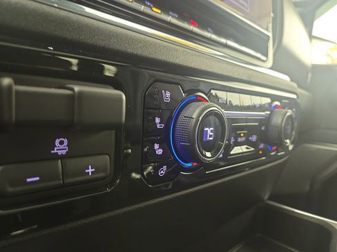 Certified 2025 Chevrolet Silverado 1500 High Country image 27