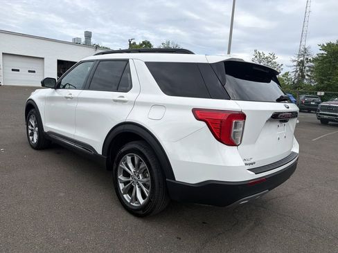Used 2023 Ford Explorer XLT w/ Equipment Group 202A AWD/4WD image 3