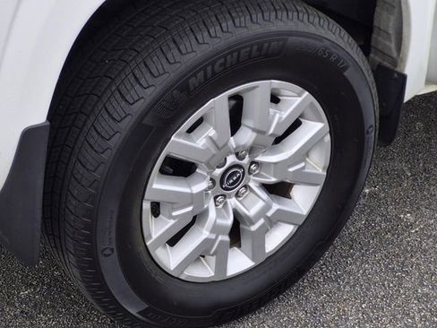 Used 2023 Nissan Frontier SV w/ Technology Package image 7