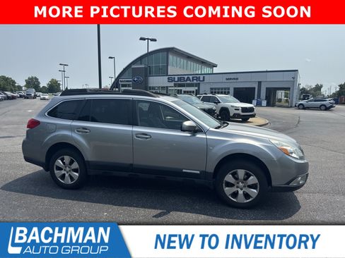 Used 2011 Subaru Outback 2.5i Premium AWD/4WD image 2