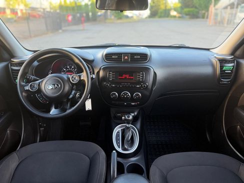Used 2016 Kia Soul FWD image 15