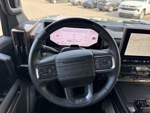 Used 2025 GMC Hummer EV 2X w/ LPO, Sport Package AWD/4WD image 15