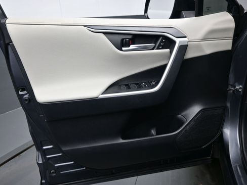 Used 2021 Toyota RAV4 Limited w/ Limited Grade Weather Package AWD/4WD image 9