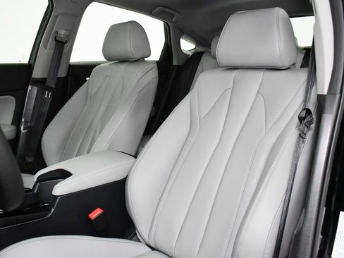 New 2025 Acura Integra image 9