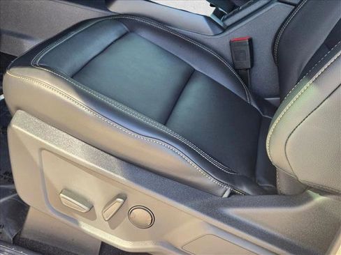 New 2025 Ford Bronco Badlands image 4