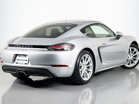 Used 2021 Porsche 718 Cayman image 9