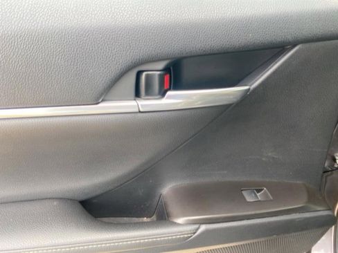 Used 2022 Toyota Camry XSE w/ Navigation Package image 30