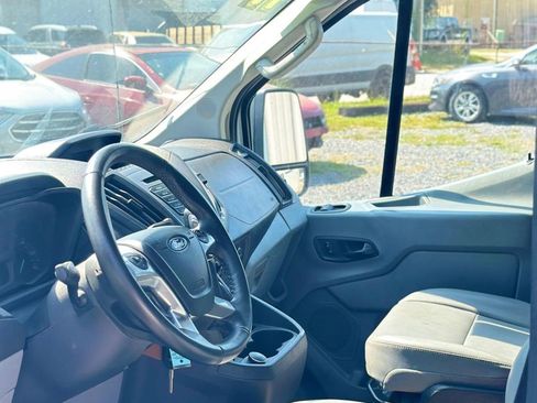 Used 2017 Ford Transit 150 XL image 3