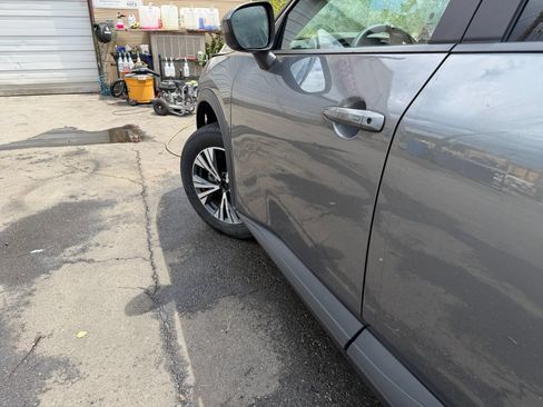 Used 2023 Nissan Rogue SV AWD/4WD image 29
