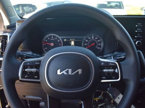 Certified 2023 Kia Sorento LX AWD/4WD image 27
