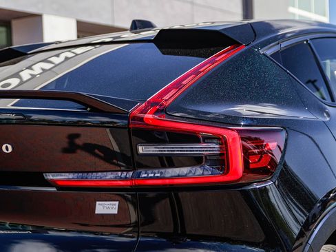 Used 2023 Volvo C40 P8 Recharge Ultimate image 9