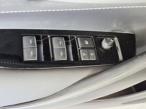 Used 2023 Toyota Corolla SE FWD image 15