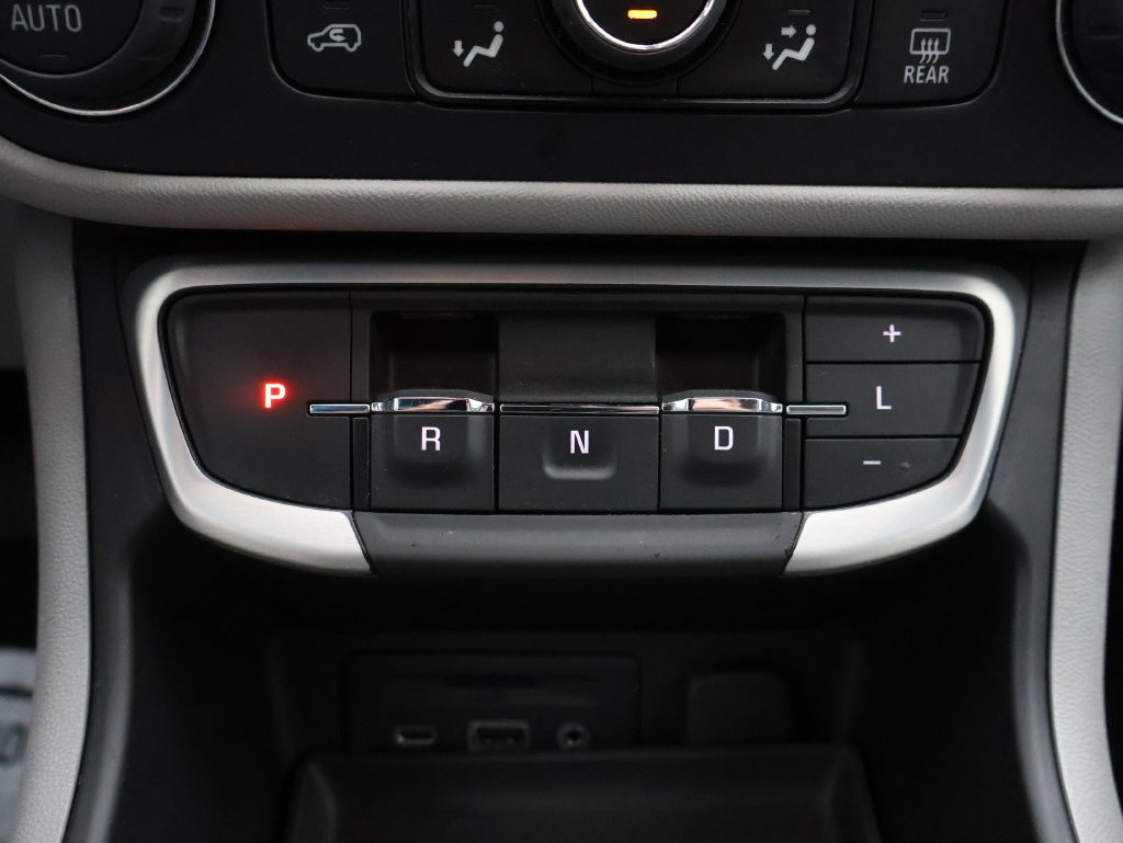 Certified 2024 GMC Terrain SLT FWD image 15