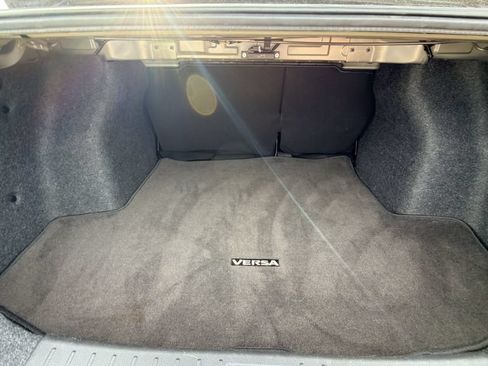 Used 2025 Nissan Versa SV FWD image 27
