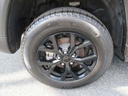 New 2026 Jeep Grand Cherokee Altitude RWD image 8