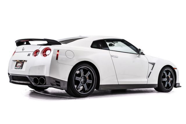 Used 2015 Nissan GT-R Black Edition AWD/4WD image 4