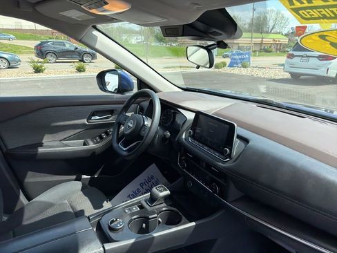 Used 2023 Nissan Rogue SV AWD/4WD image 12