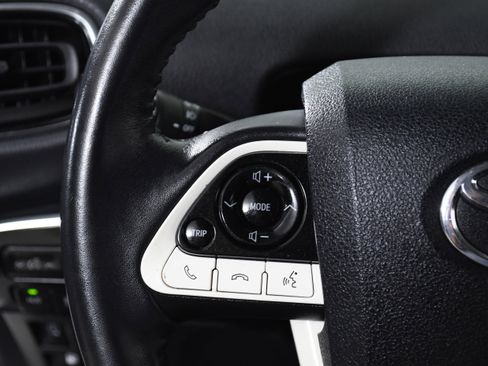 Used 2017 Toyota Prius Prime Advanced image 11