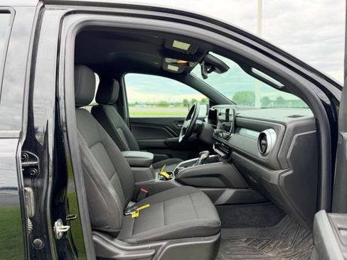 Used 2023 Chevrolet Colorado LT w/ LT Convenience Package II AWD/4WD image 11