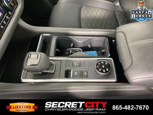 Used 2024 Nissan Pathfinder SV w/ SV Premium Package AWD/4WD image 20