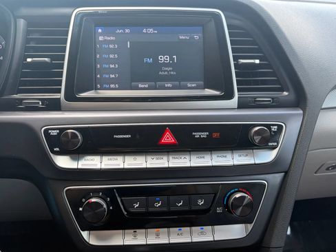 Used 2019 Hyundai Sonata SE FWD image 23