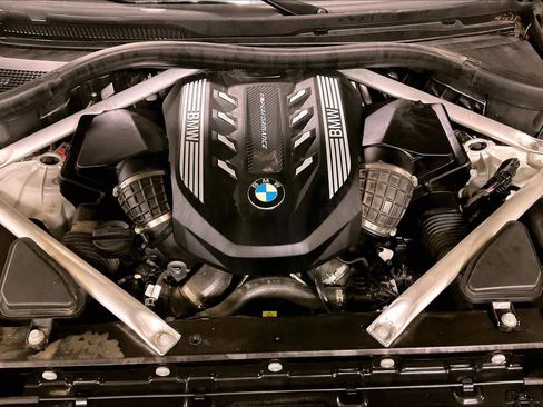 Used 2021 BMW X5 M50i w/ Executive Package image 29