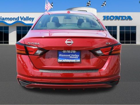 Used 2024 Nissan Altima 2.5 SV FWD image 5