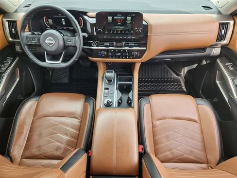 Used 2023 Nissan Pathfinder Platinum image 26