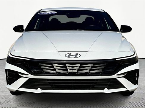 Certified 2025 Hyundai Elantra Sport image 3
