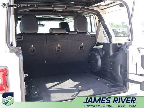 Used 2023 Jeep Wrangler Unlimited Rubicon 4xe w/ Steel Bumper Group AWD/4WD image 15