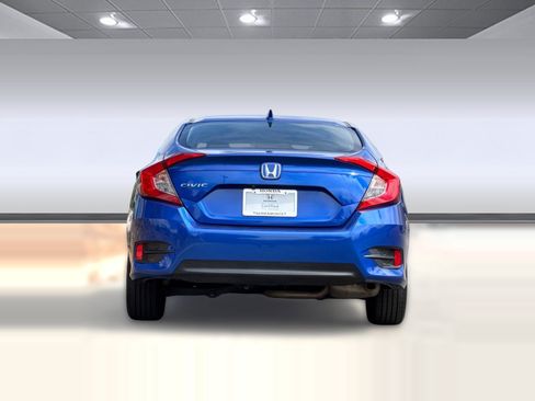 Certified 2018 Honda Civic EX image 9