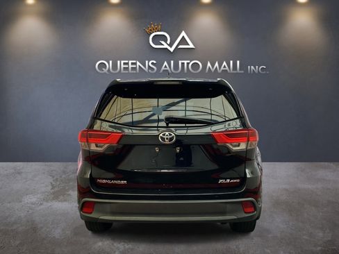 Used 2019 Toyota Highlander XLE AWD/4WD image 5