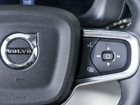 Certified 2025 Volvo XC40 B5 Plus w/ Protection Package Premier image 12