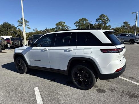New 2025 Jeep Grand Cherokee Limited w/ Black Appearance Package image 5