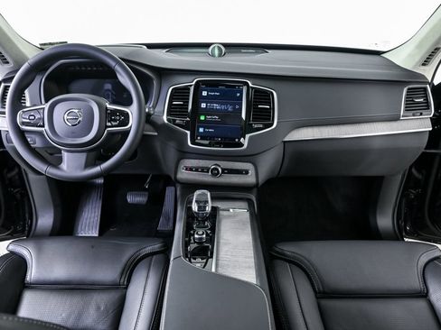 Certified 2024 Volvo XC90 T8 Ultimate w/ Lounge Package image 20