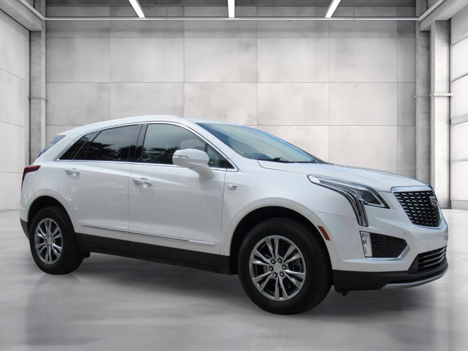 Used 2023 Cadillac XT5 Premium Luxury FWD image 1
