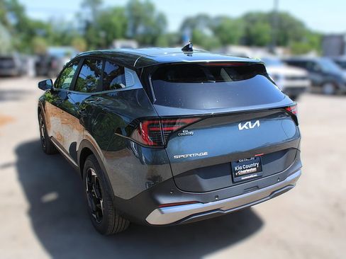New 2026 Kia Sportage EX FWD image 12