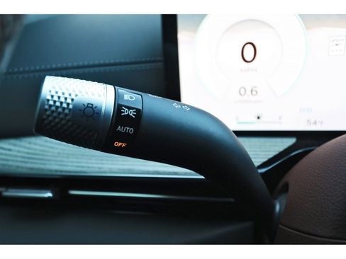 Used 2025 Genesis GV80 3.5T Prestige image 19