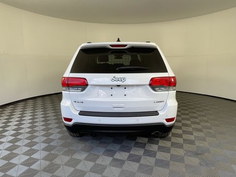 Used 2018 Jeep Grand Cherokee Laredo AWD/4WD image 4