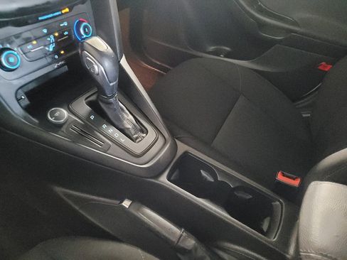 Used 2016 Ford Focus SE image 26